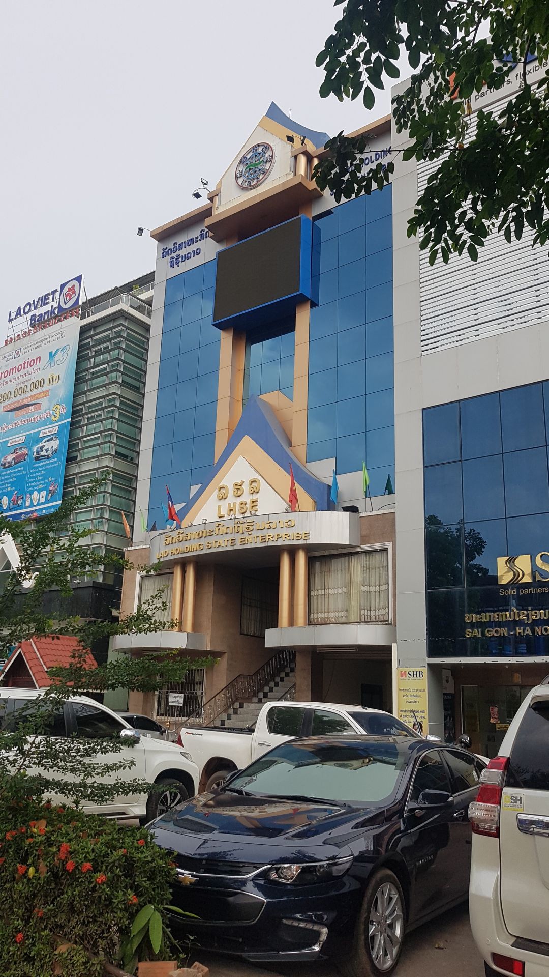 ຕິດຕັ້ງ ລິບຟ ໂດຍສານໃສ່ຕືກໃໝ່ ວິສາຫະກິດ ຖືຫຸ້ນລາວ,ມີ 1 ໜ່ວຍ